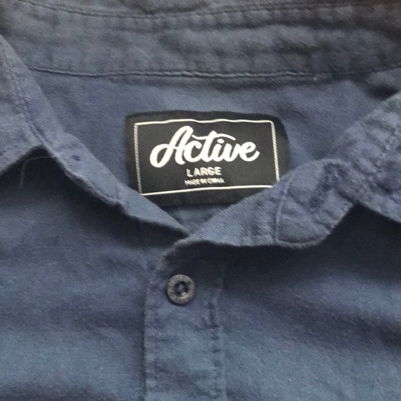 Active Button up - Picture 2 of 2